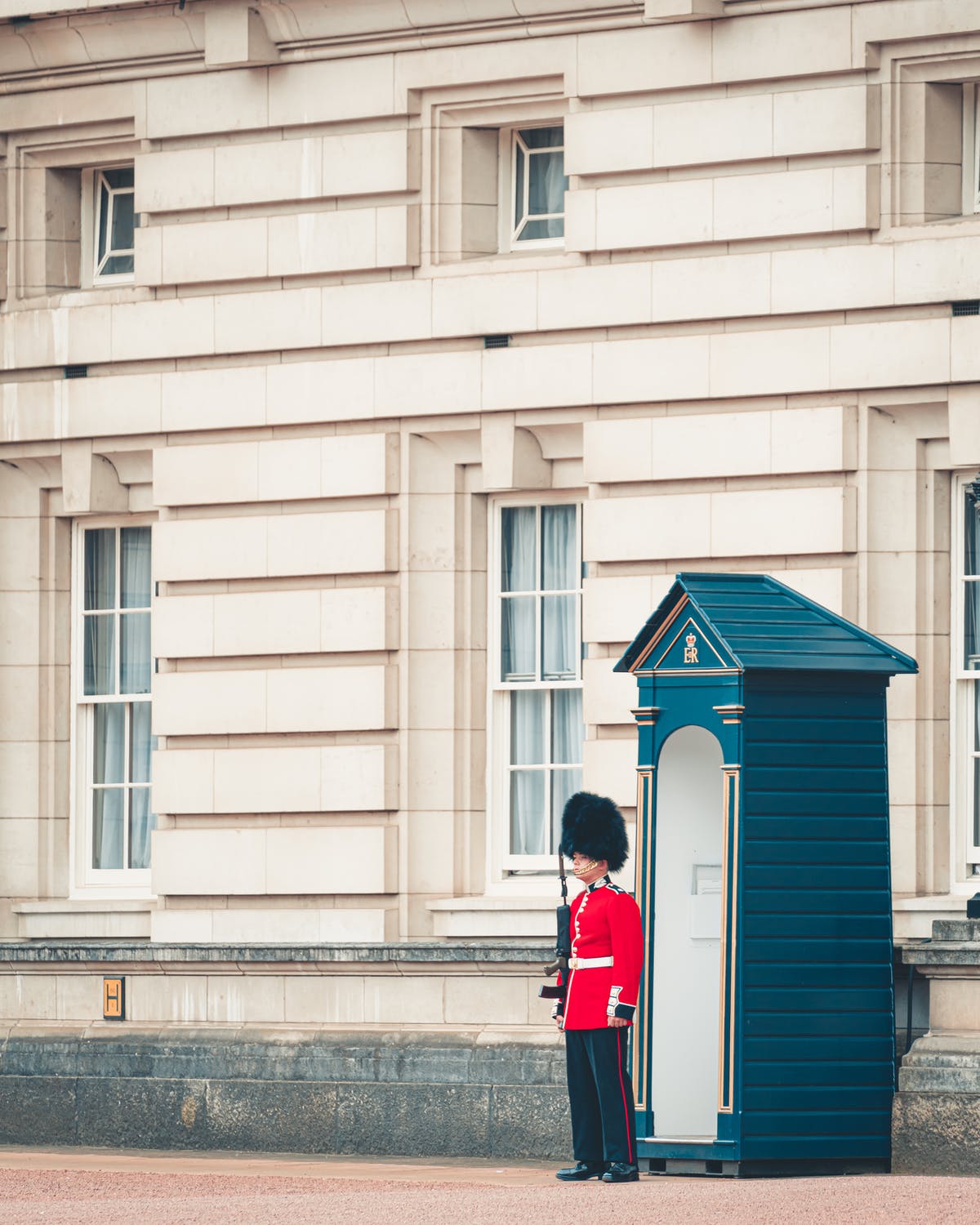 Guard wondering who inherits from Prince Philip